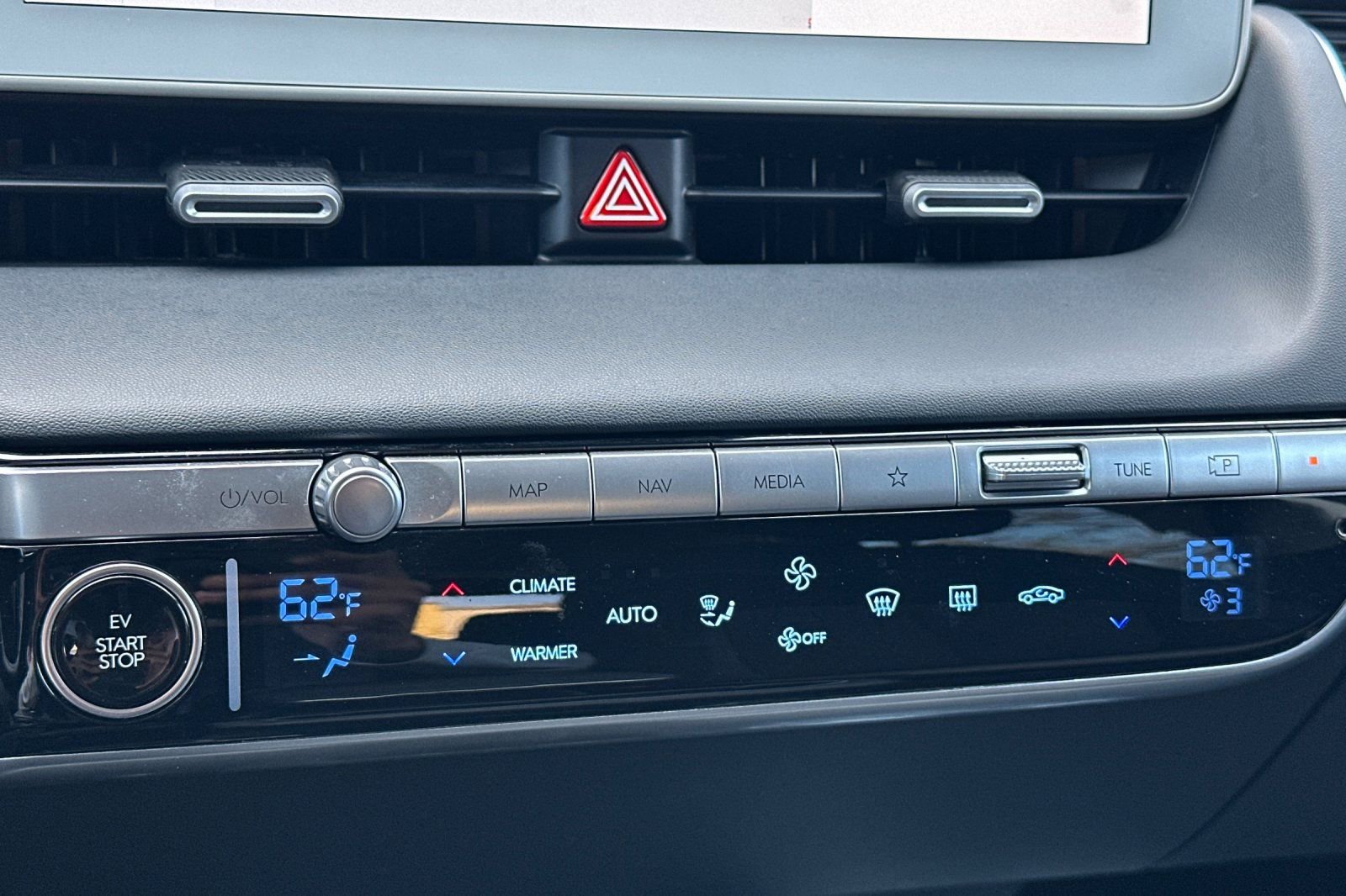 Used 2024 Hyundai Ioniq 5 SEL image 24