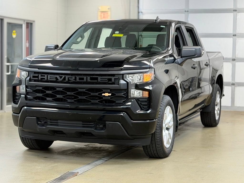 Used 2024 Chevrolet Silverado 1500 Custom AWD/4WD image 3