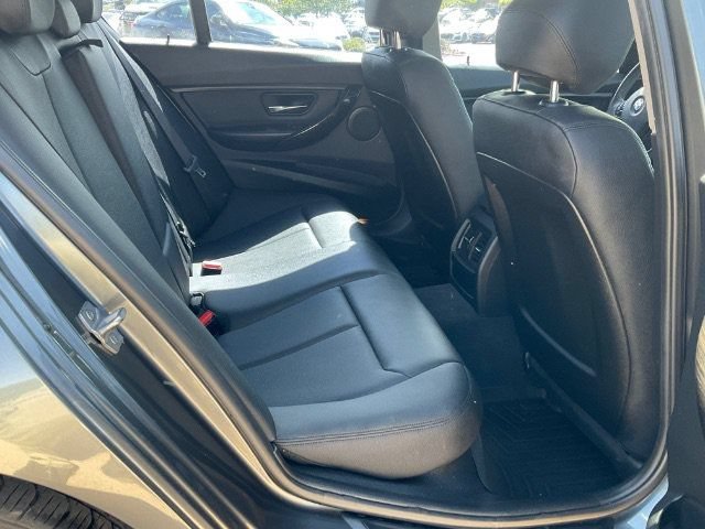 Used 2015 BMW 320i Sedan RWD image 15