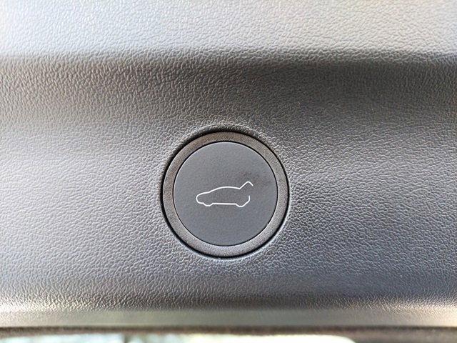 Used 2025 Tesla Model Y Long Range image 34