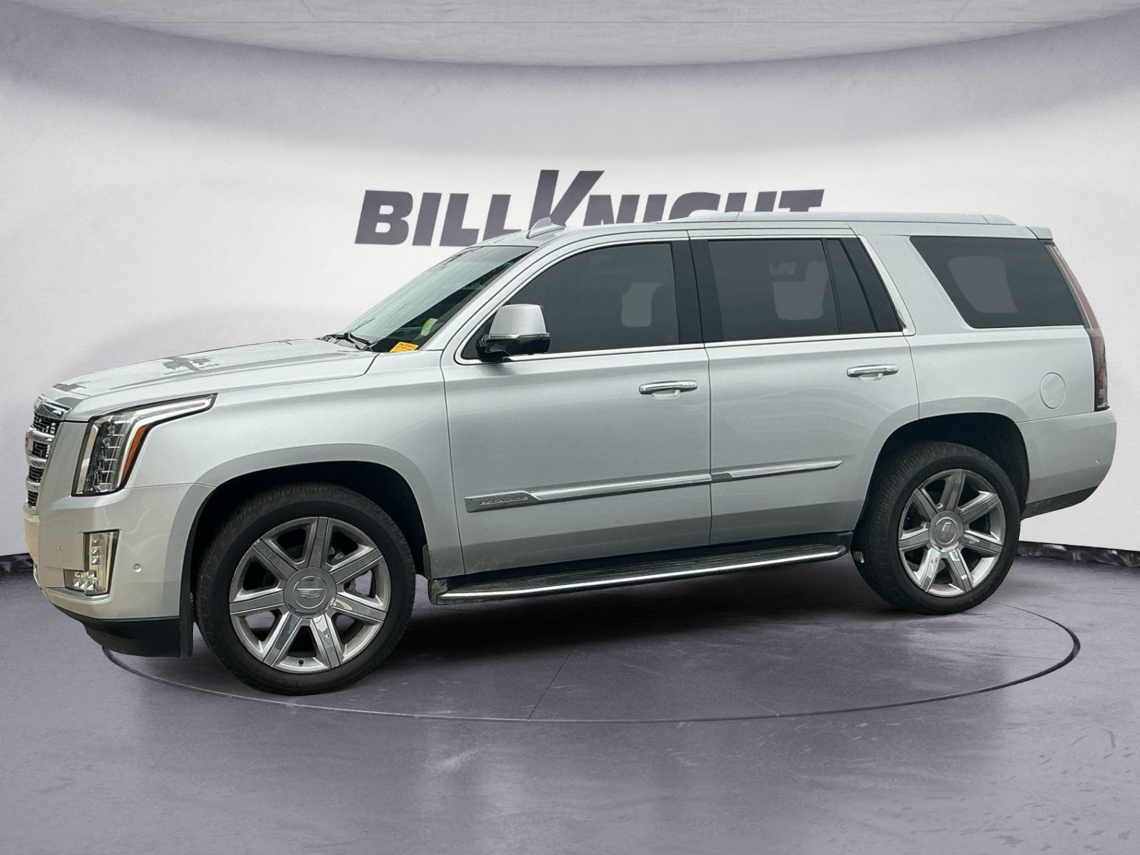 Used 2017 Cadillac Escalade Premium Luxury RWD image 2
