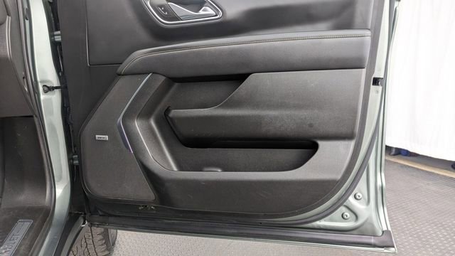 Used 2023 Chevrolet Suburban Premier image 19