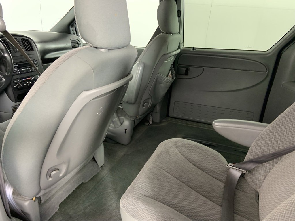 Used 2004 Dodge Grand Caravan SXT image 19