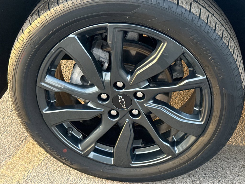 Used 2024 Chevrolet Equinox RS w/ LPO, Floor Liner Package image 9