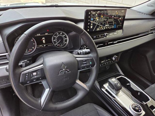 Used 2025 Mitsubishi Outlander SE AWD/4WD image 20