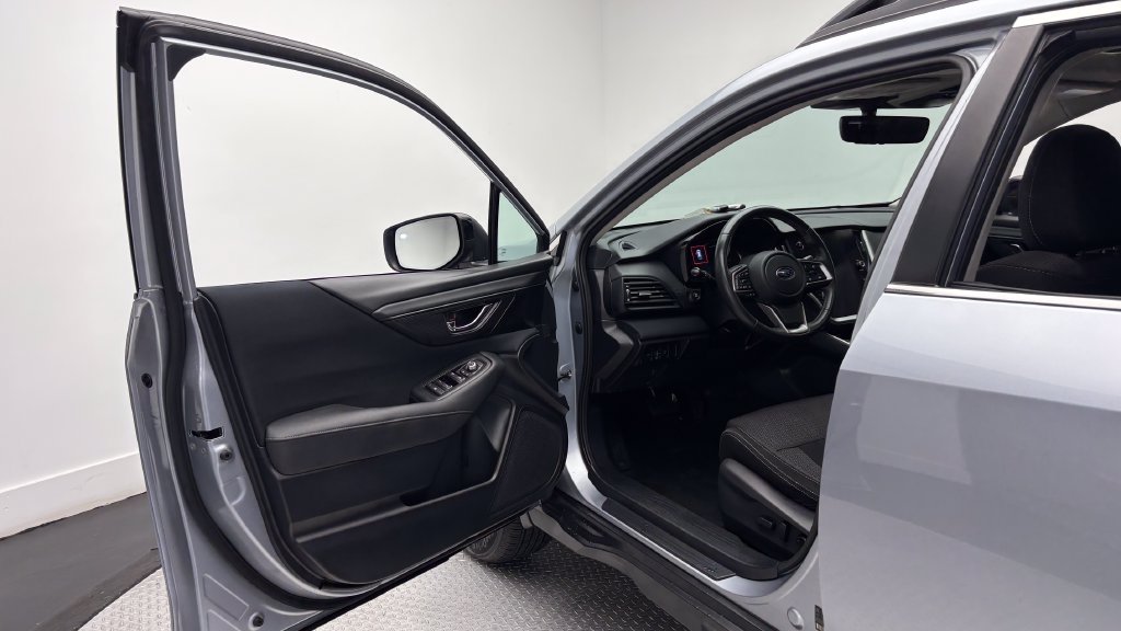 Used 2024 Subaru Outback Premium AWD/4WD image 17