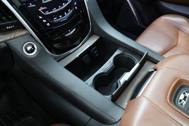 Used 2019 Cadillac Escalade ESV Luxury AWD/4WD image 26