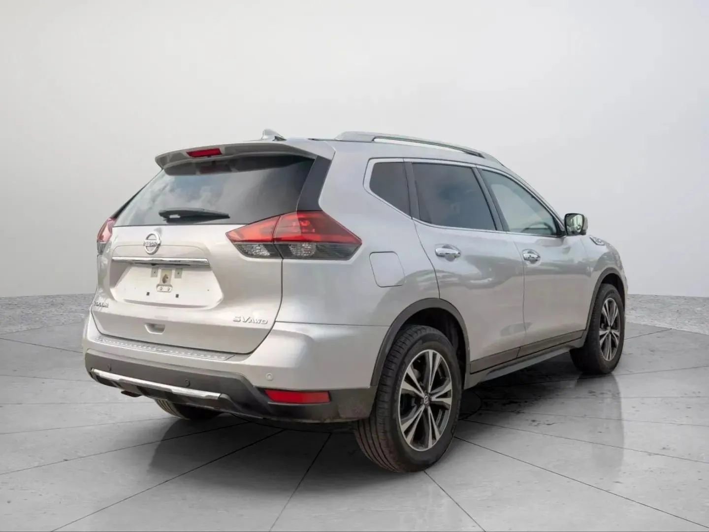 Used 2019 Nissan Rogue SV w/ Premium Package image 6