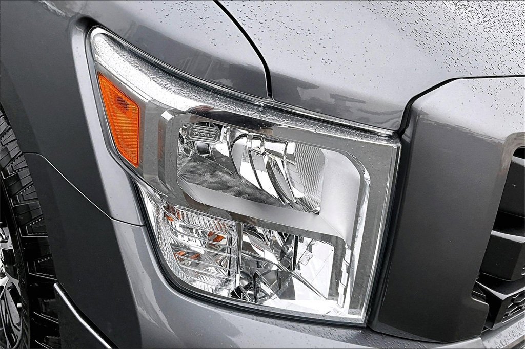 Used 2020 Nissan Titan SV w/ SV Convenience Package image 31