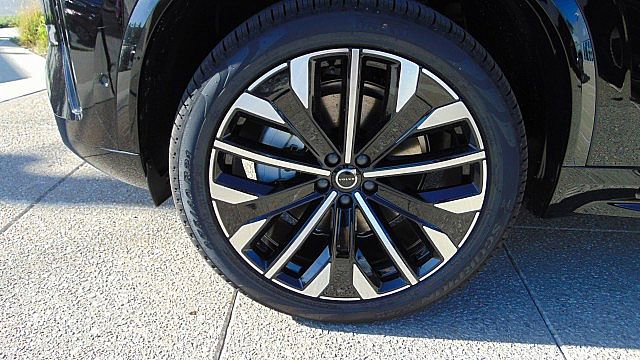 New 2026 Volvo XC90 B6 Ultra w/ Protection Package image 12