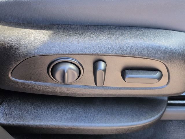 Used 2021 Chevrolet Traverse LT image 38