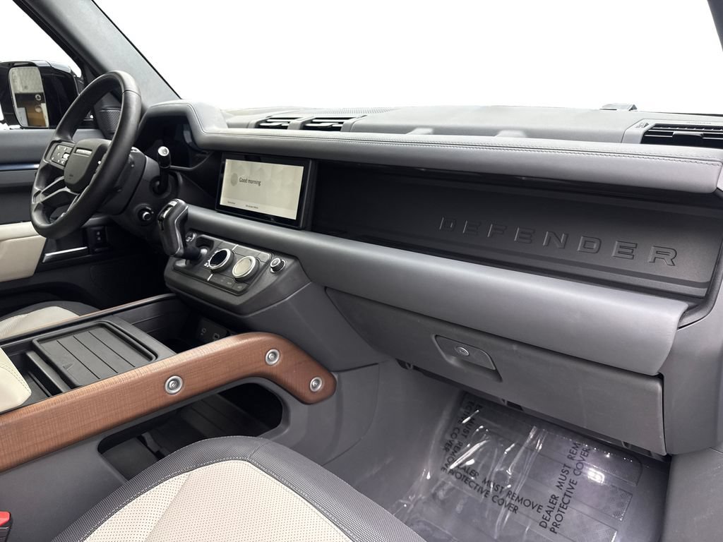 Used 2024 Land Rover Defender 110 X-Dynamic SE AWD/4WD image 52