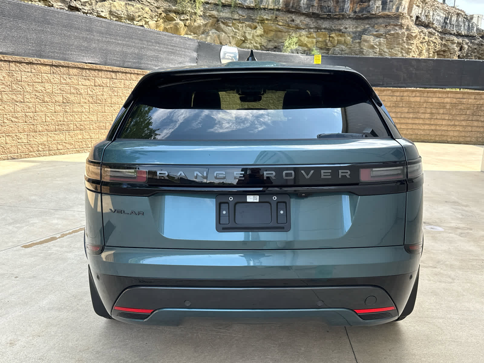 New 2026 Land Rover Range Rover Velar Dynamic SE image 4