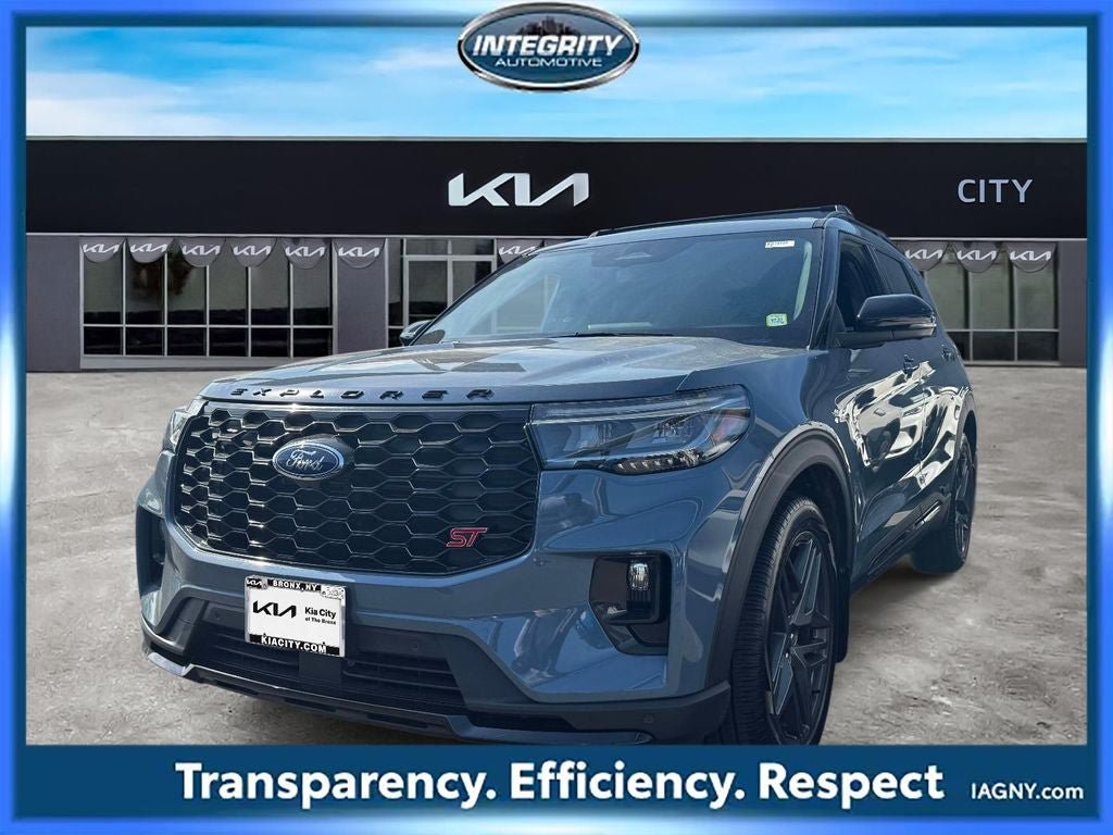 Used 2025 Ford Explorer ST AWD/4WD image 4