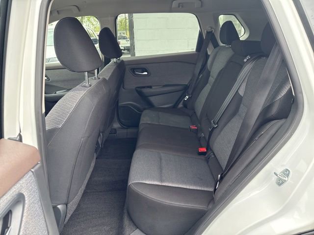 Used 2023 Nissan Rogue SV AWD/4WD image 18