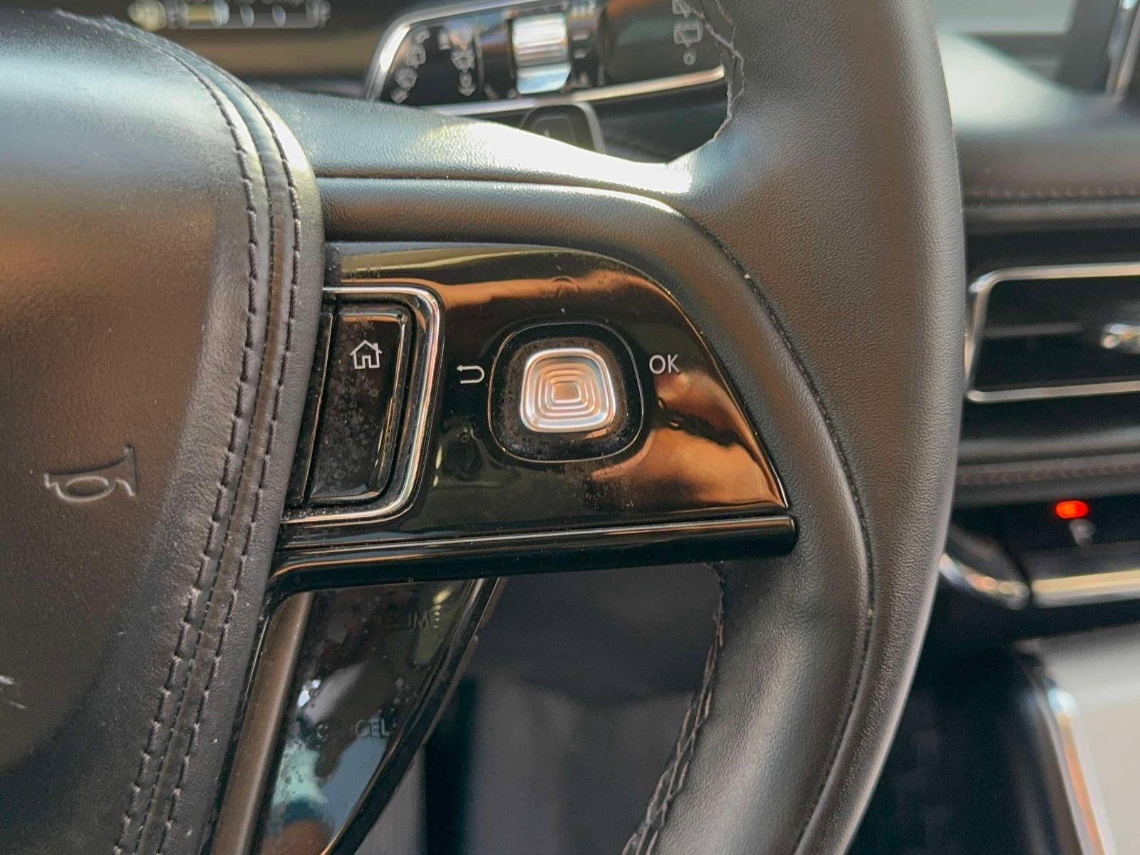 Used 2023 Lincoln Aviator AWD w/ Elements Package image 15