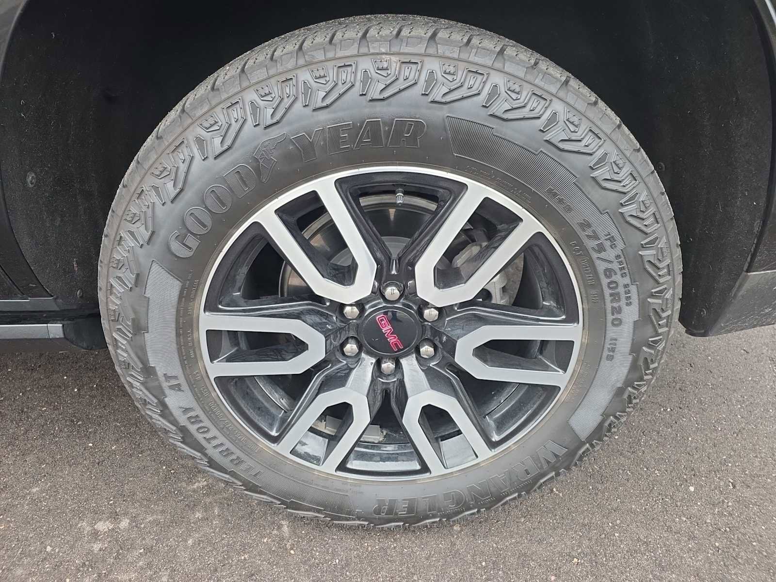 Used 2023 GMC Yukon AT4 w/ AT4 Premium Plus Package image 10