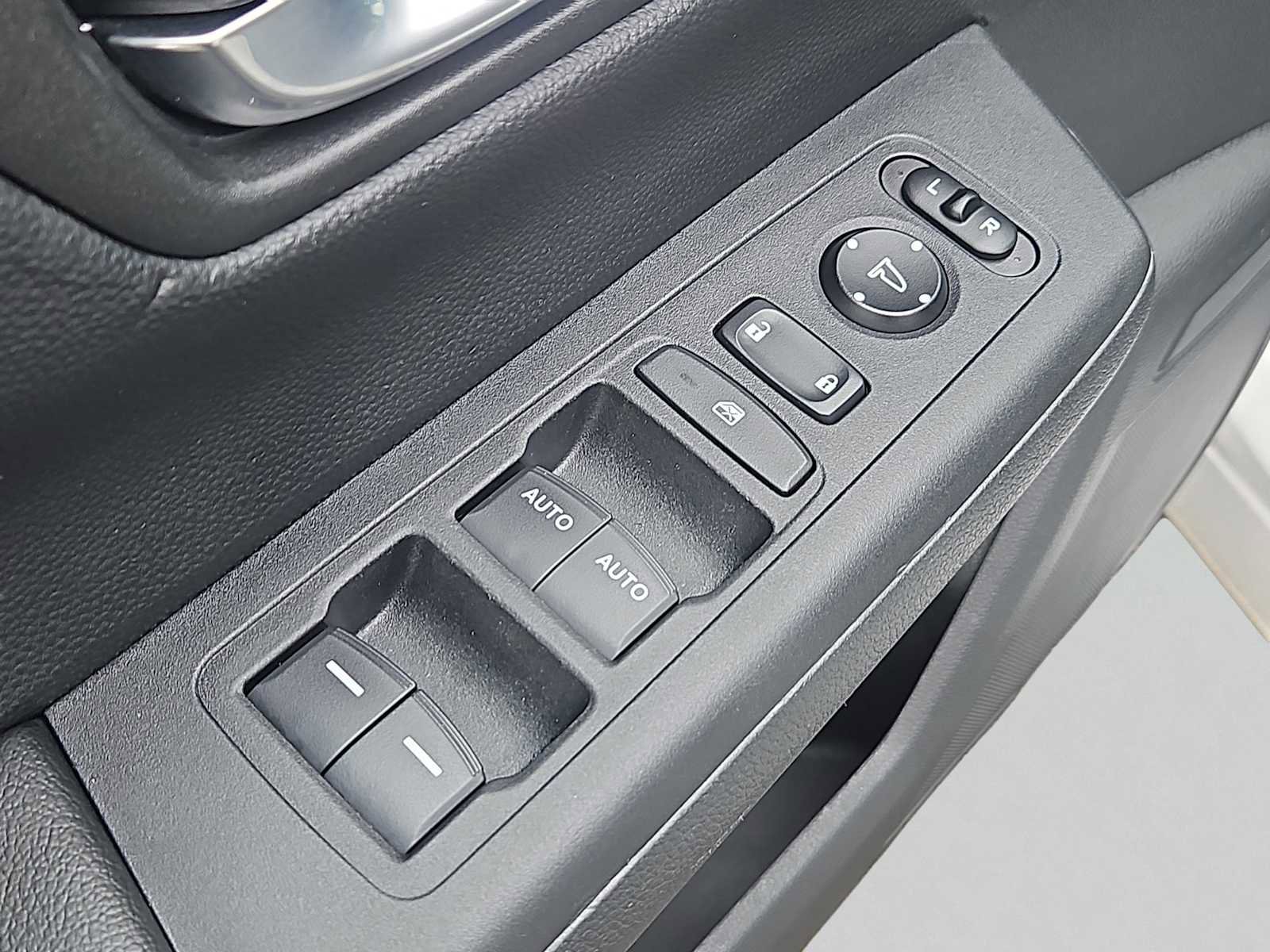 Used 2026 Honda CR-V Sport image 23