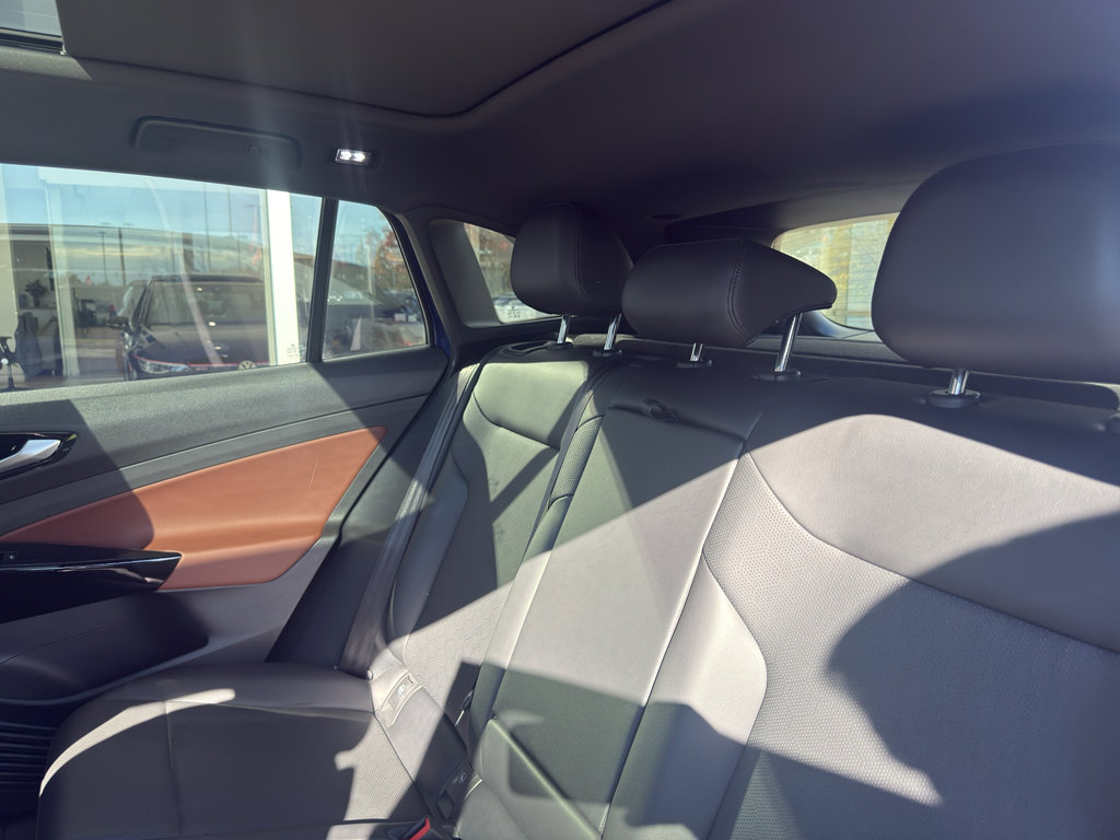 Used 2021 Volkswagen ID.4 Pro S w/ Gradient Package image 14