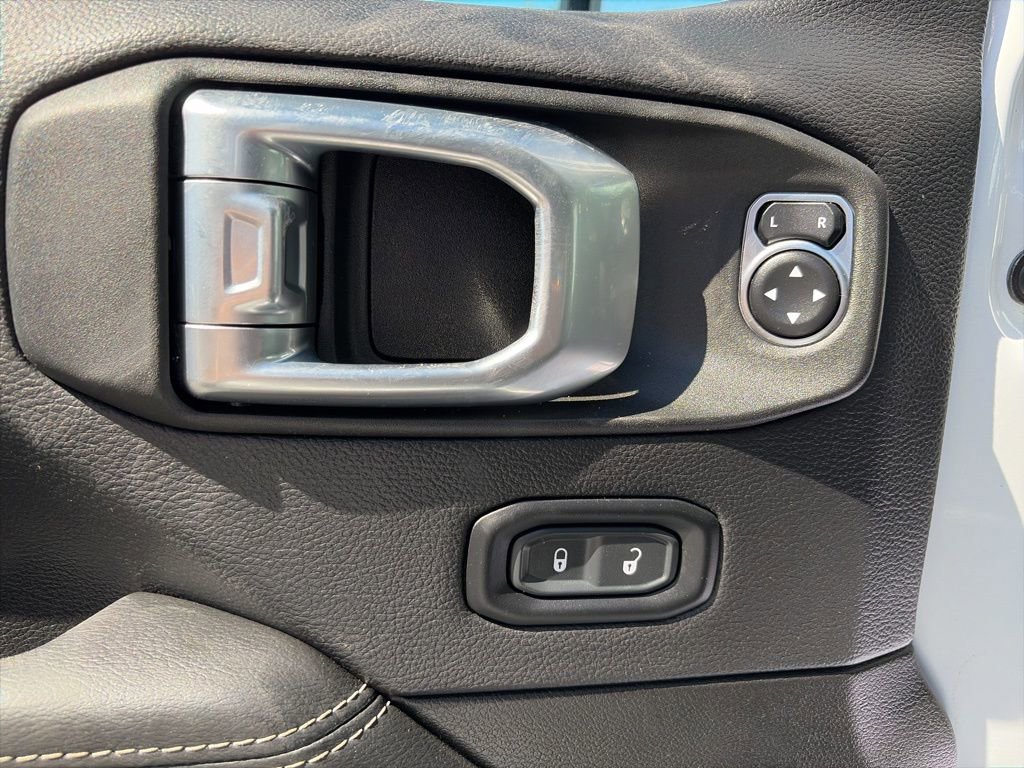 Used 2023 Jeep Wrangler Unlimited Sahara w/ Cold Weather Group image 14