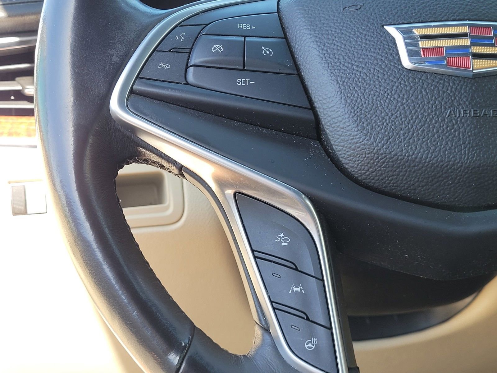 Used 2017 Cadillac XT5 Premium Luxury image 30