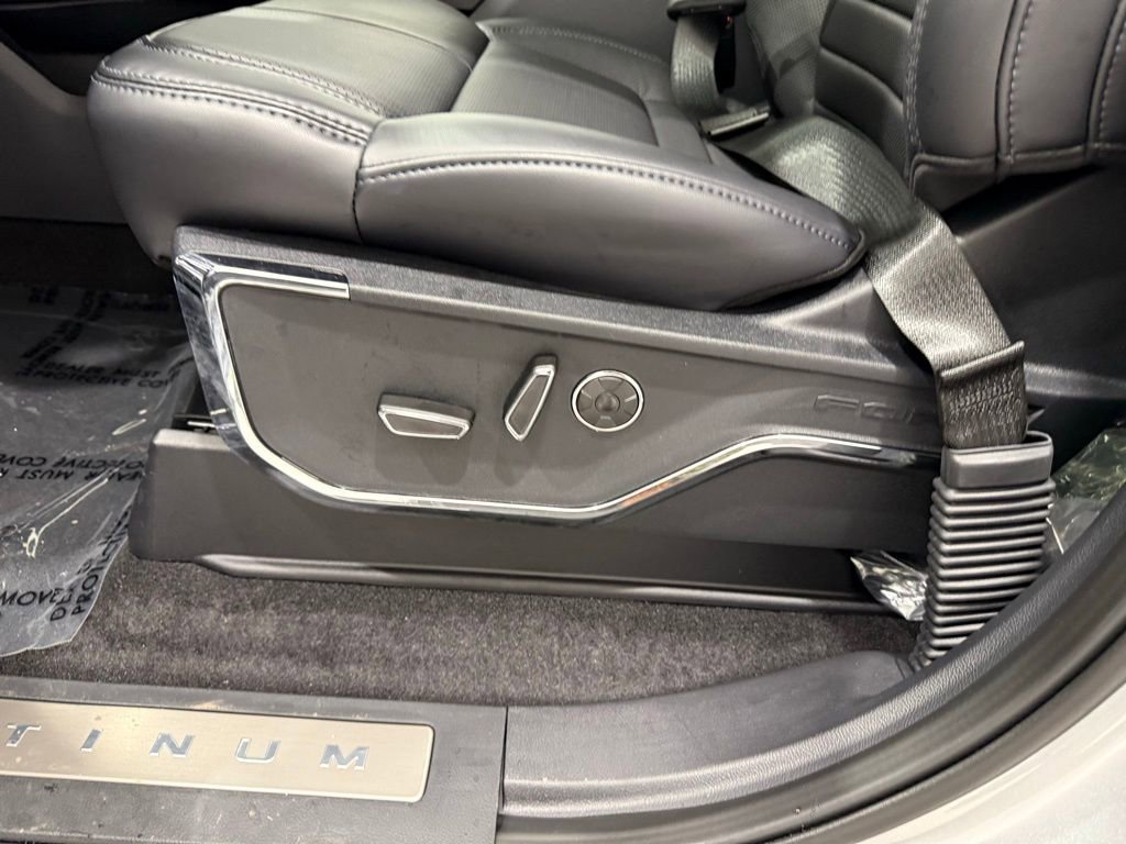 New 2025 Ford F150 Platinum w/ FX4 Off-Road Package image 13