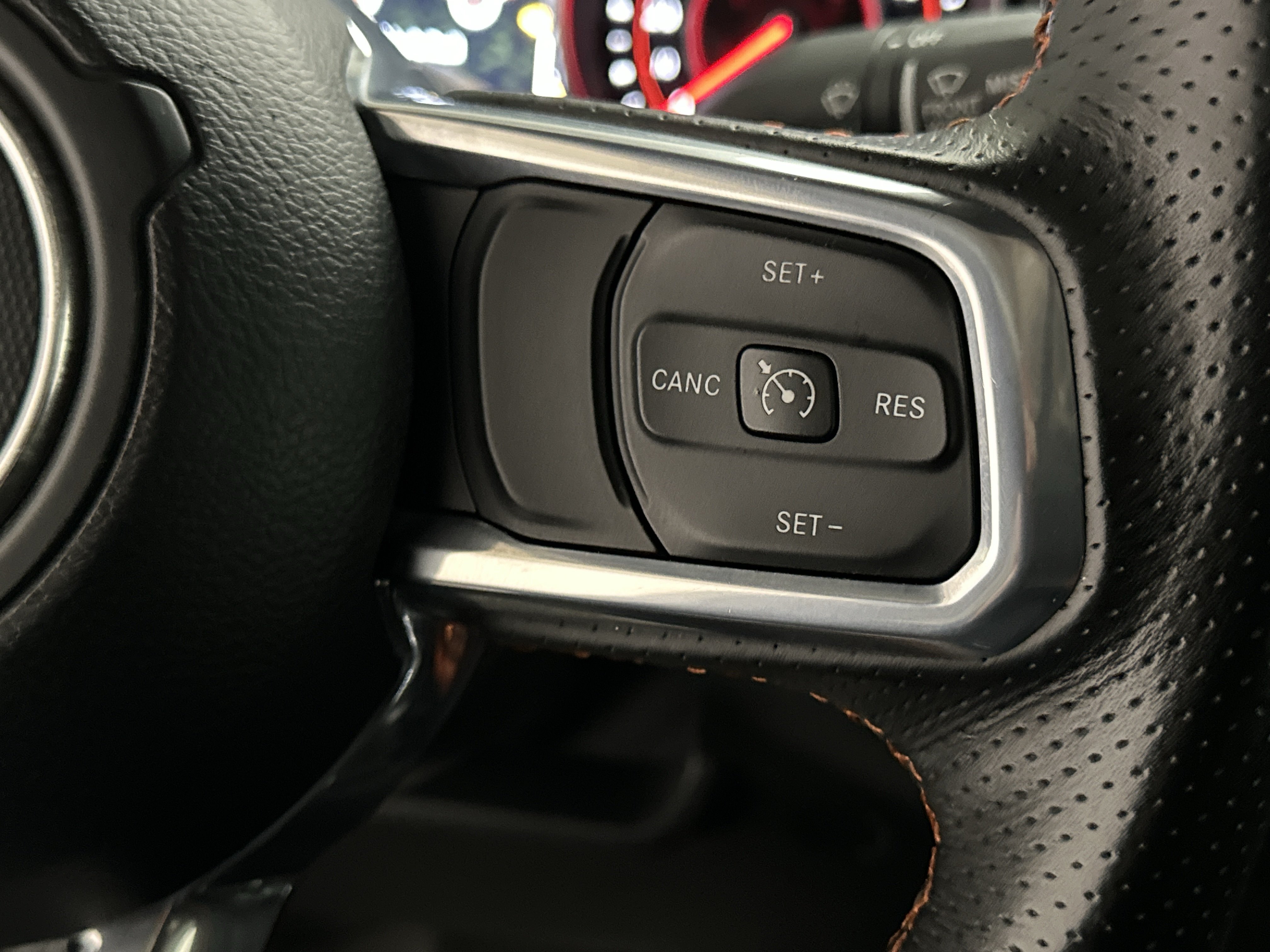 Used 2021 Jeep Gladiator Mojave AWD/4WD image 27