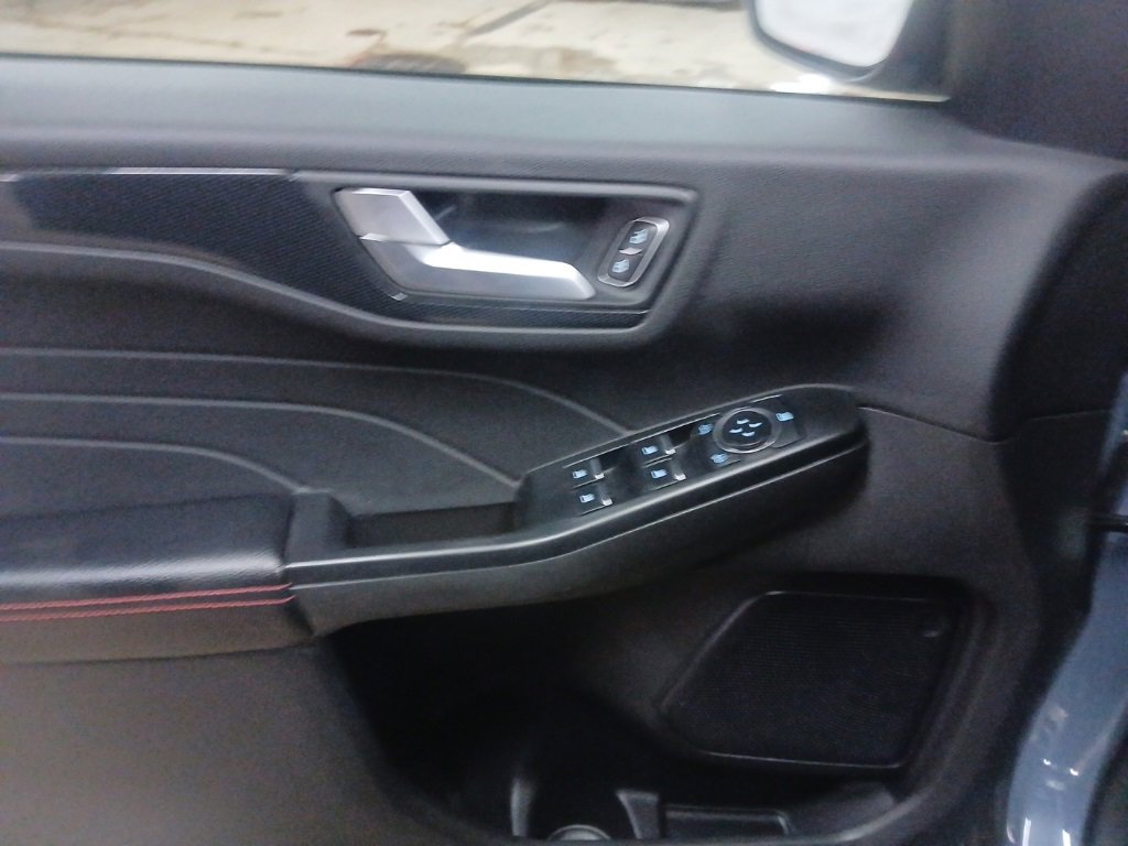 Certified 2024 Ford Escape ST-Line image 17