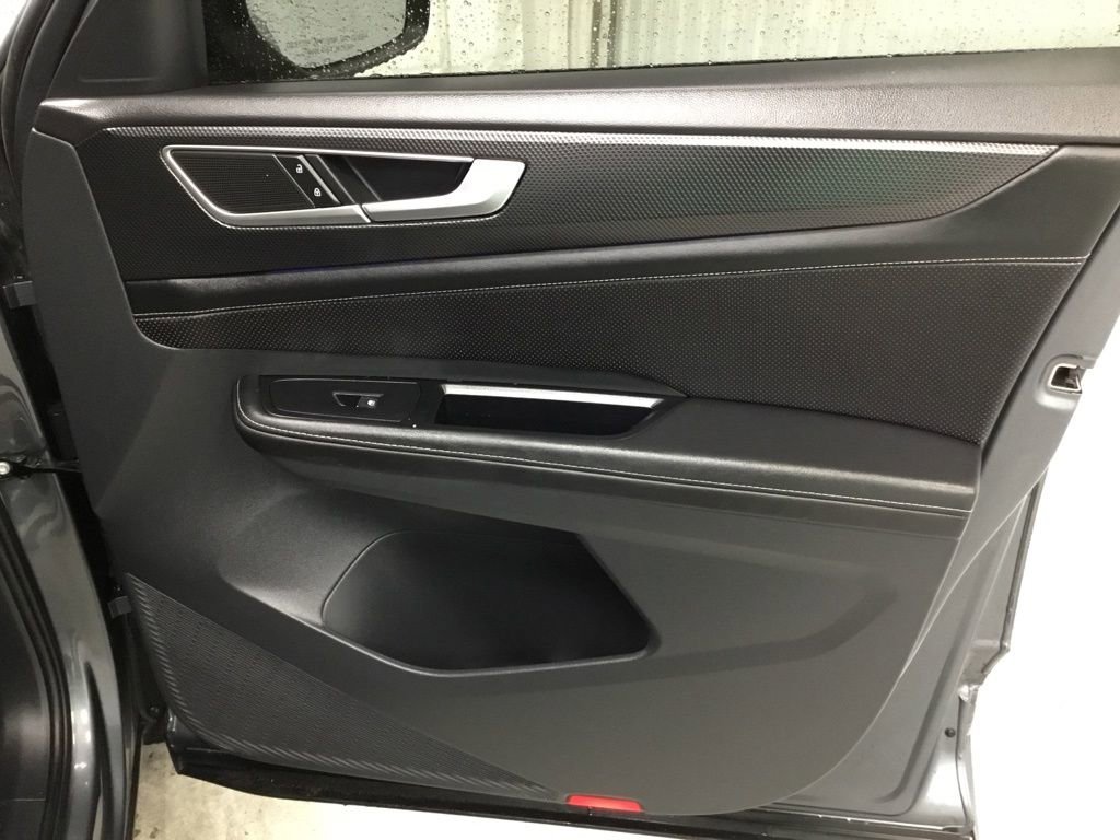 Used 2024 Volkswagen Atlas Cross Sport SEL R-Line AWD/4WD image 48