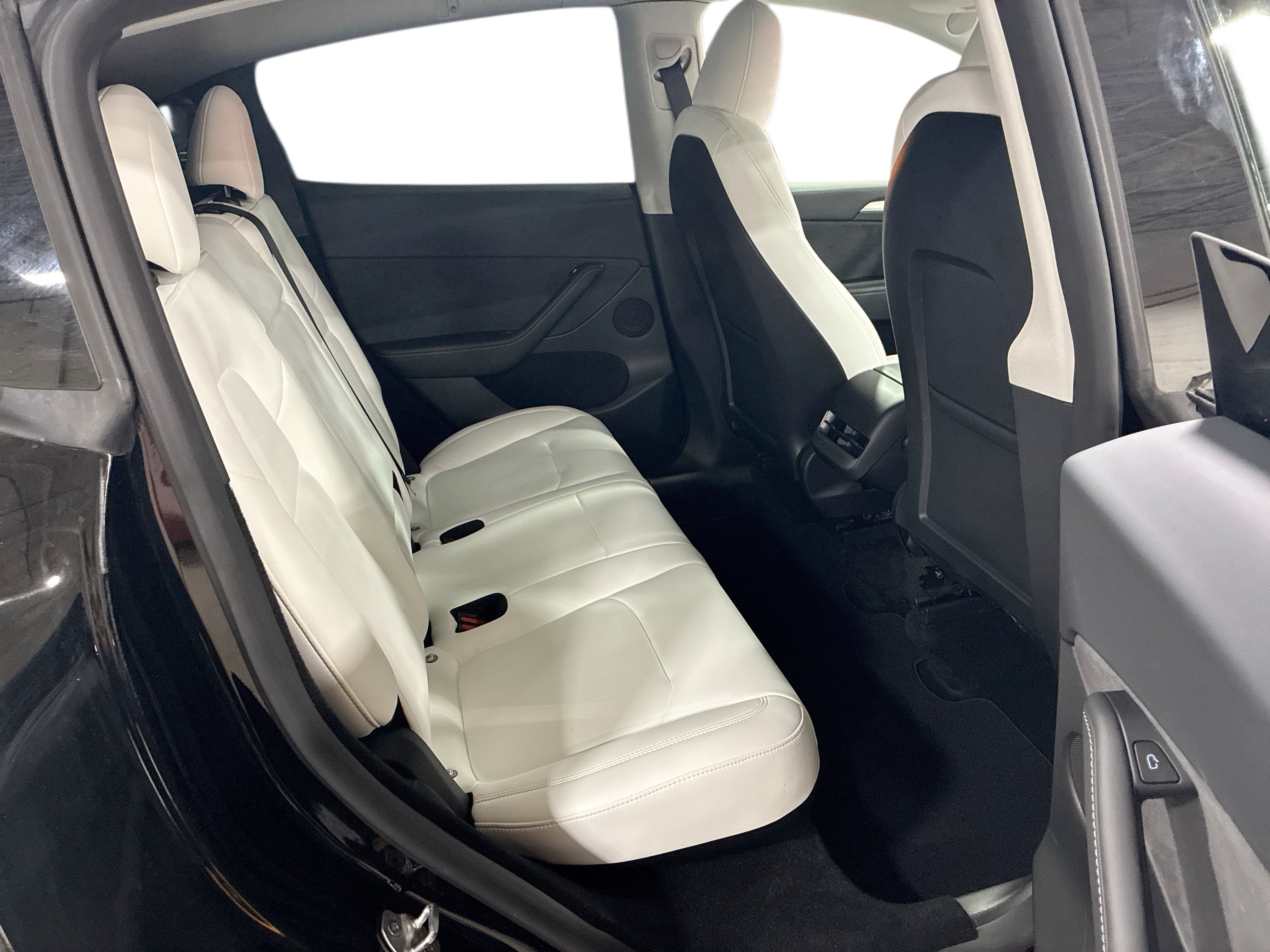 Certified 2023 Tesla Model Y Long Range AWD/4WD image 11