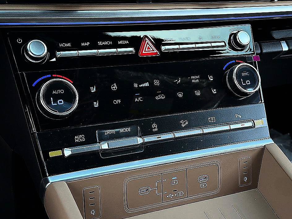 New 2027 Hyundai Santa Fe Calligraphy FWD image 11