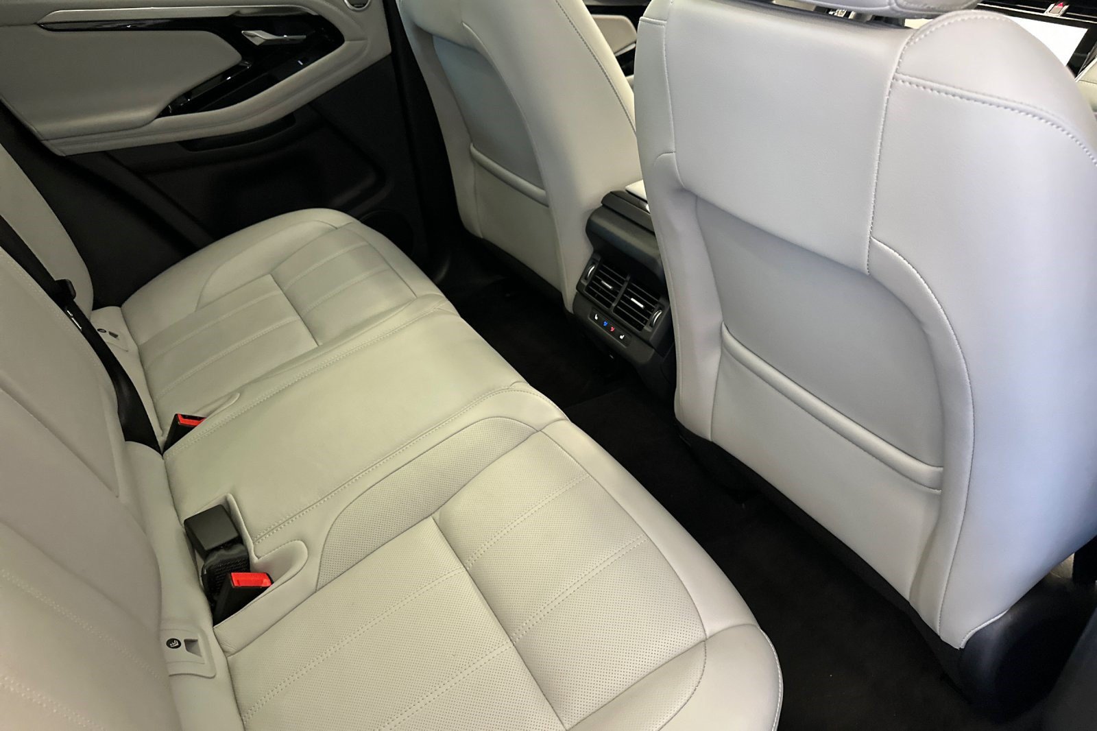 Certified 2023 Land Rover Range Rover Evoque SE AWD/4WD image 33