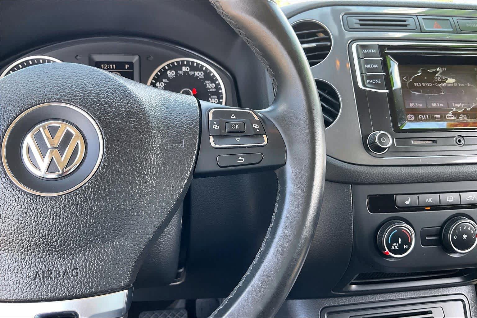 Used 2016 Volkswagen Tiguan S FWD image 19