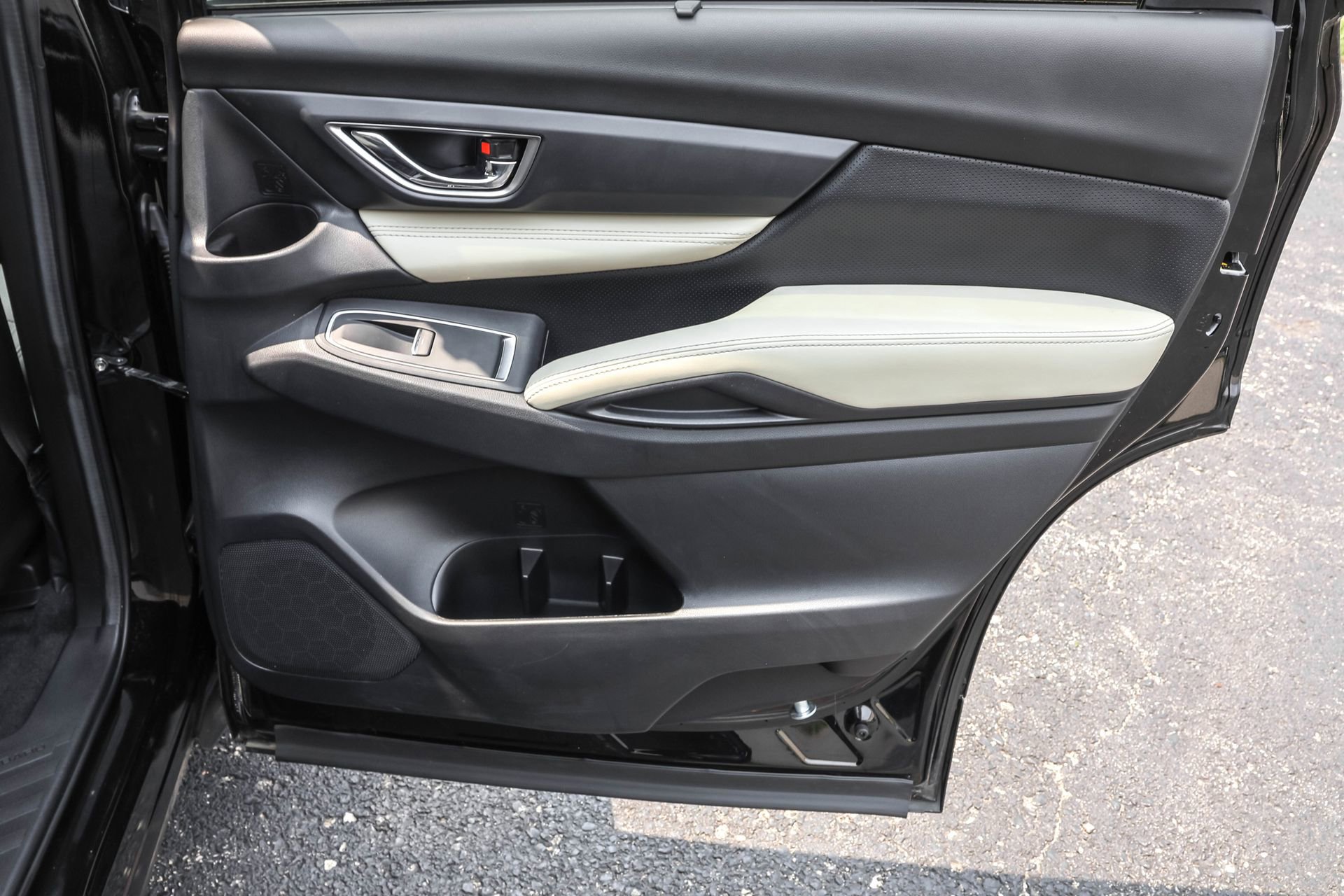 Used 2023 Subaru Ascent Limited image 37