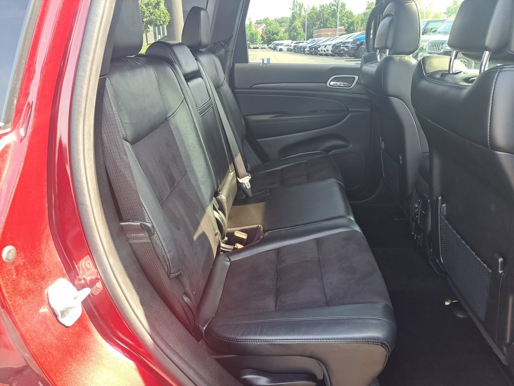 Used 2021 Jeep Grand Cherokee Laredo X AWD/4WD image 32