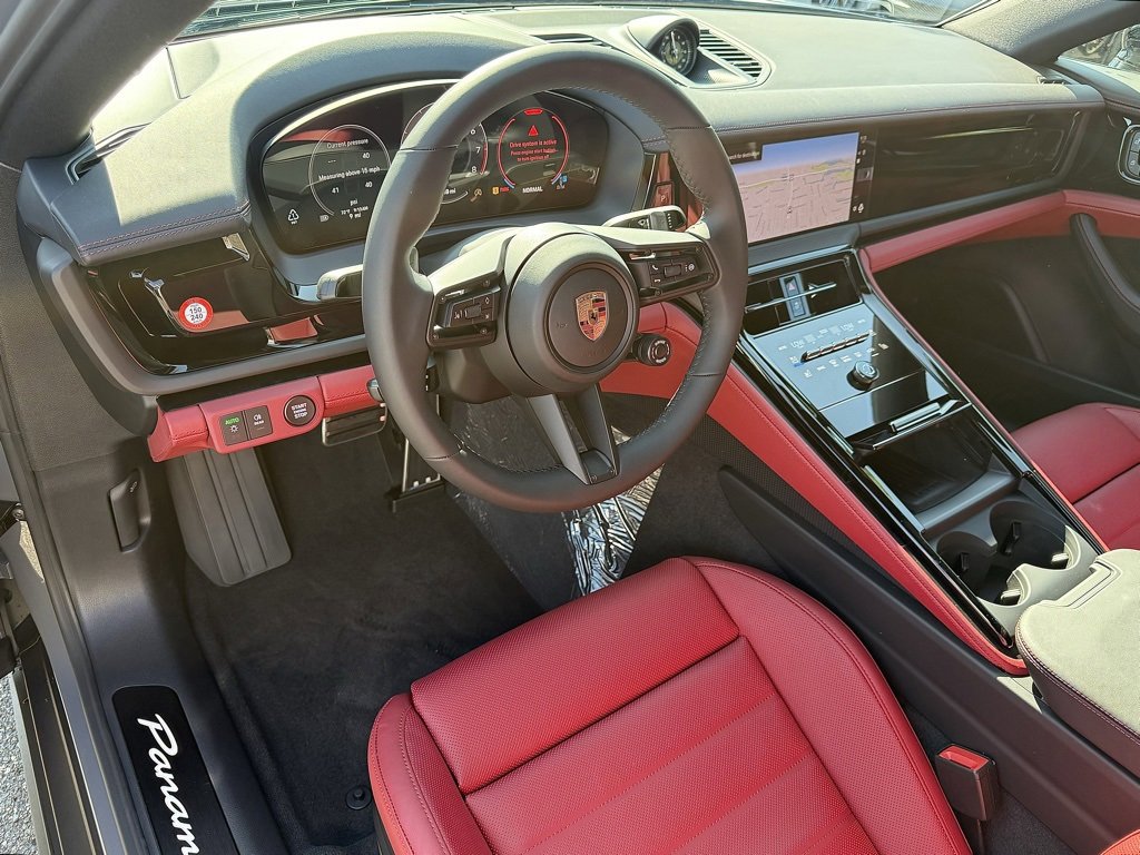 New 2025 Porsche Panamera 4 image 4