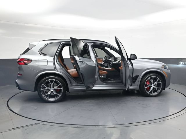 Used 2026 BMW X5 xDrive40i w/ M Sport Package AWD/4WD image 40