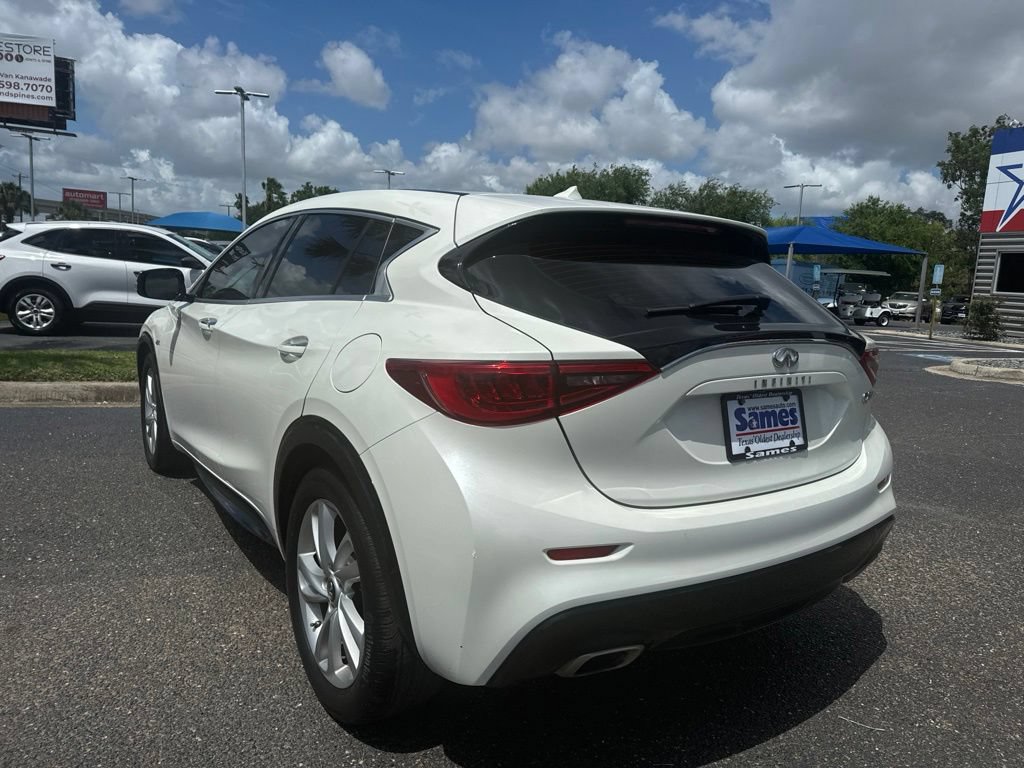 Used 2018 INFINITI QX30 FWD image 3