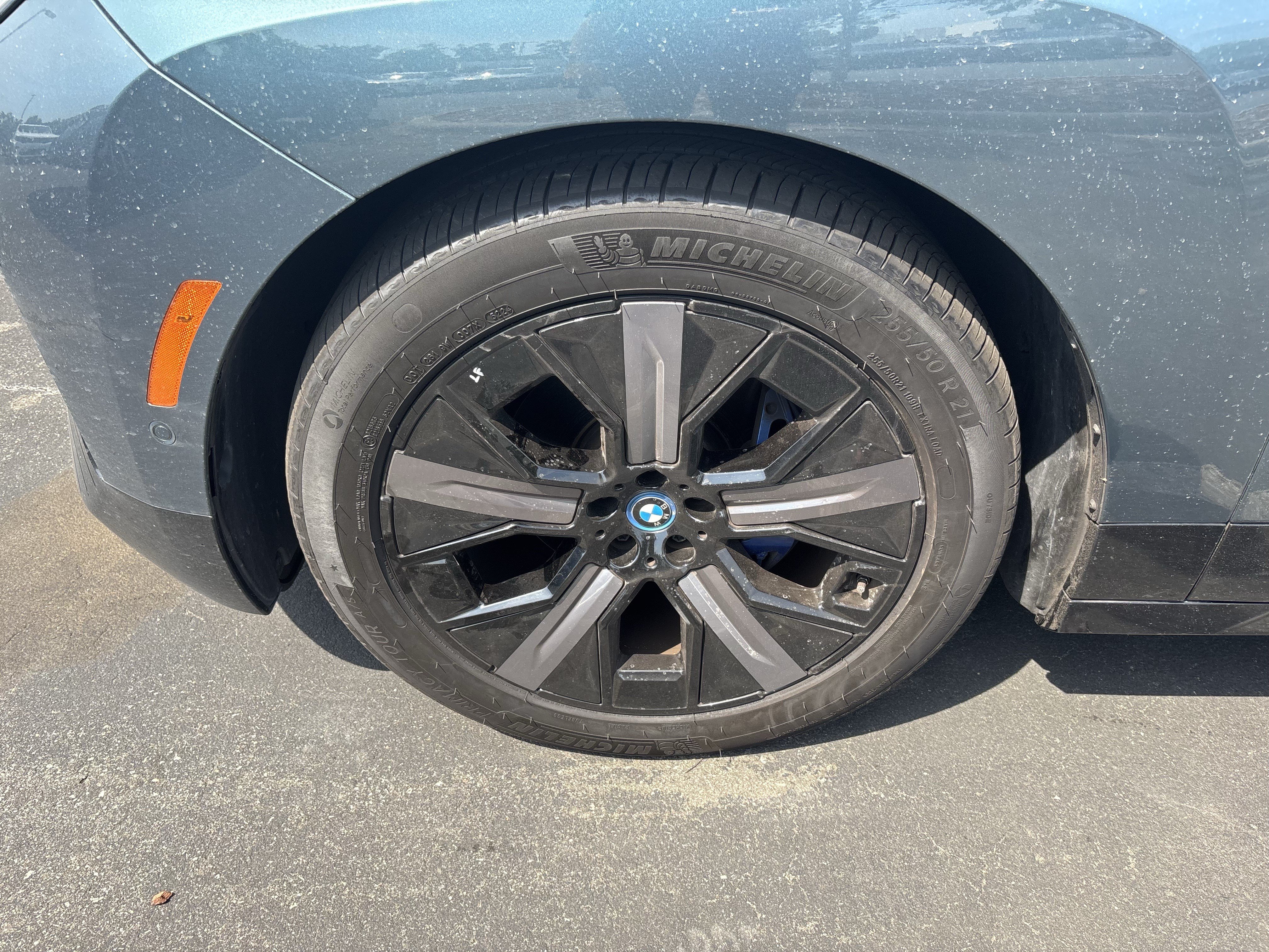 Certified 2023 BMW iX xDrive50 w/ Premium Package AWD/4WD image 28