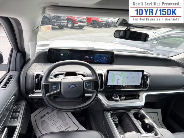 Used 2025 Ford Expedition Platinum image 16