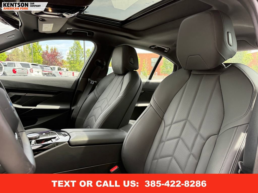 Used 2025 BMW 530i xDrive image 32