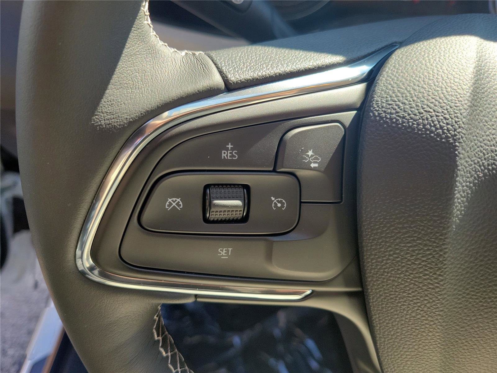 Used 2023 Buick Encore GX Select image 25