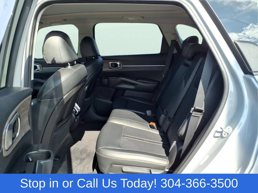 Used 2023 Kia Sorento S w/ Panoramic Sunroof Package AWD/4WD image 12