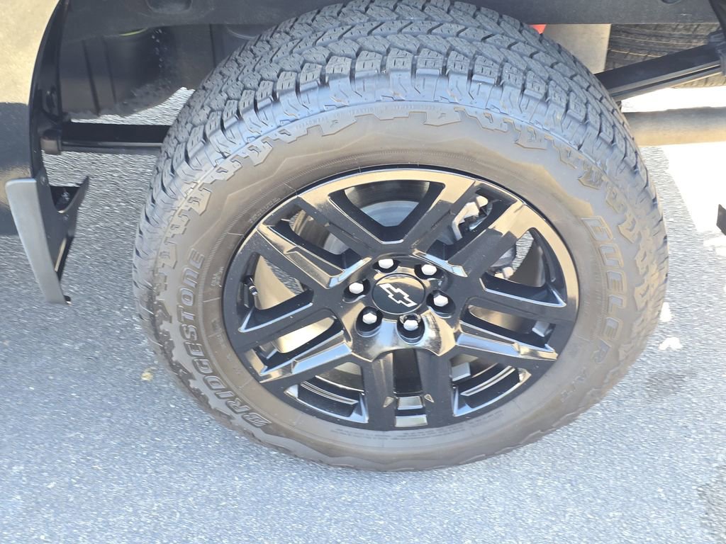 Used 2025 Chevrolet Silverado 1500 LT Trail Boss w/ Convenience Package II image 8