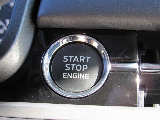 New 2025 Mitsubishi Outlander SE image 16