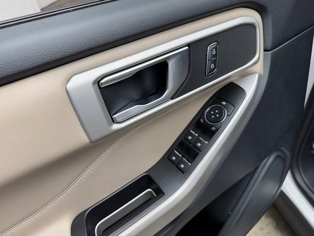 Certified 2022 Ford Explorer XLT w/ Equipment Group 202A image 11
