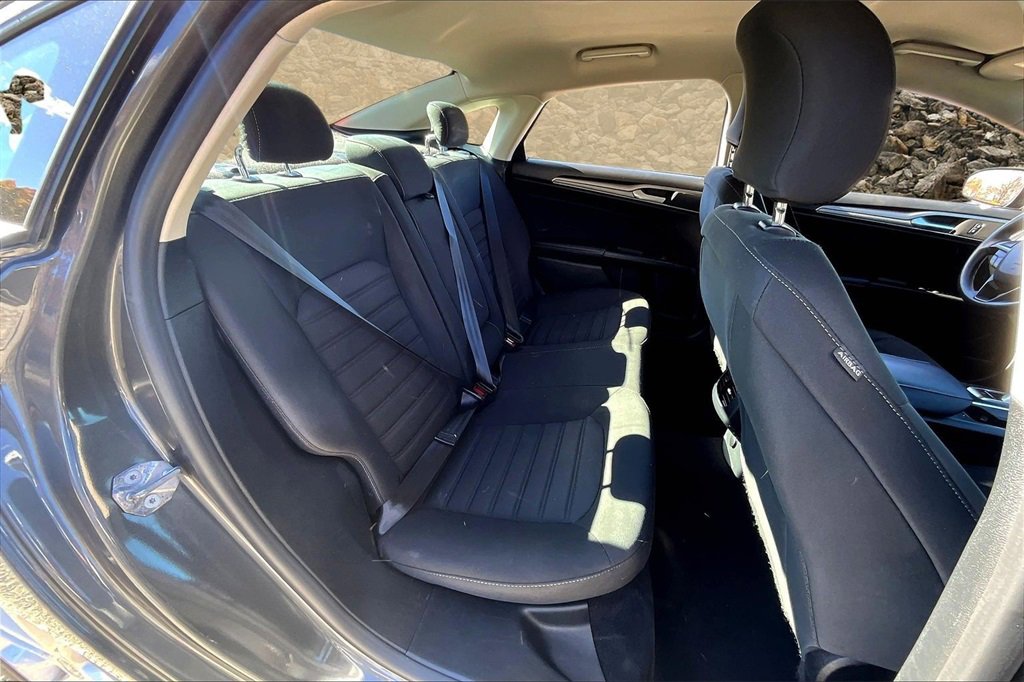 Used 2019 Ford Fusion SE image 24