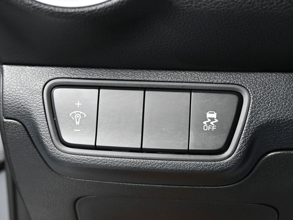 Used 2023 Kia Forte LXS image 16