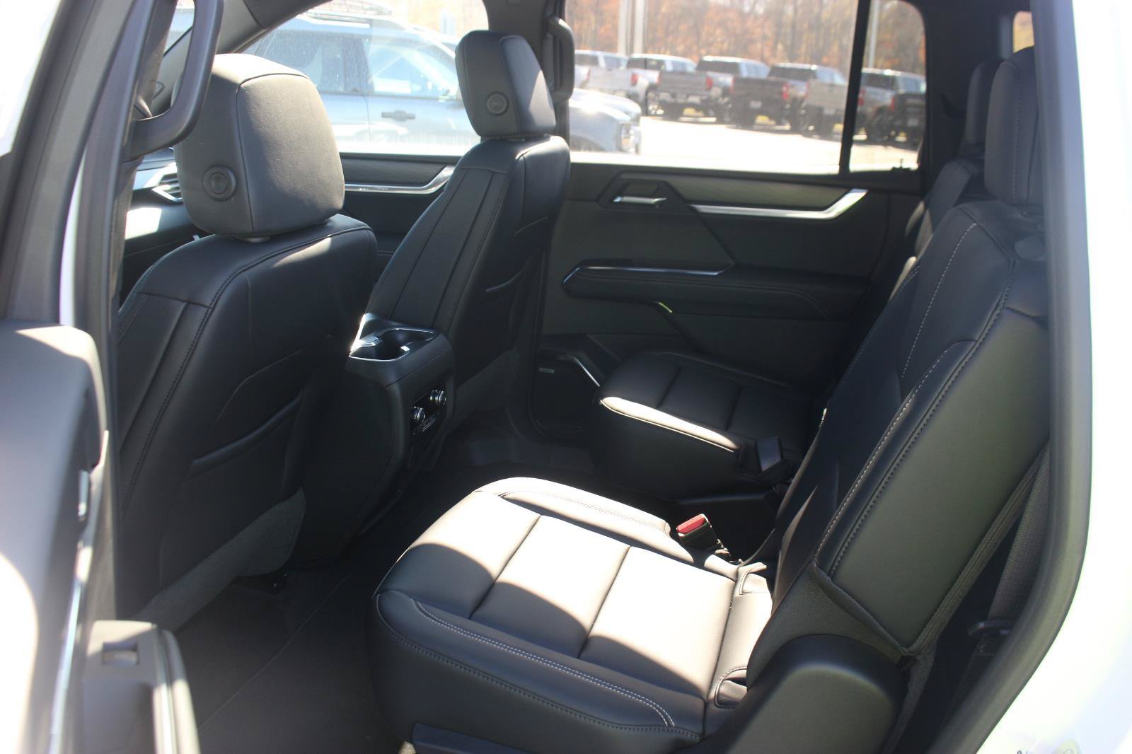 New 2025 GMC Acadia Elevation w/ Elevation Premium Package FWD image 12