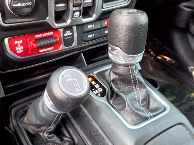 Used 2026 Jeep Wrangler Unlimited Sport AWD/4WD image 18